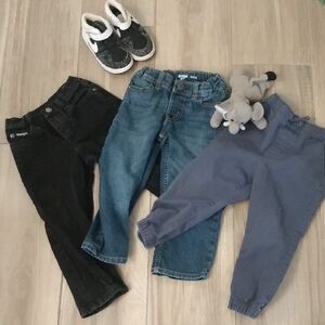 Wrangler Jeans, Oshkosh B'Gosh Jeans, Garanimals Joggers 3T Bundle
